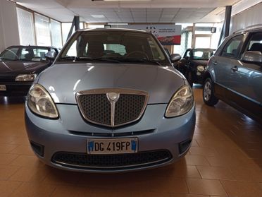 Lancia Ypsilon 1.2 Argento 121 Mila chilometri ok neopatentati