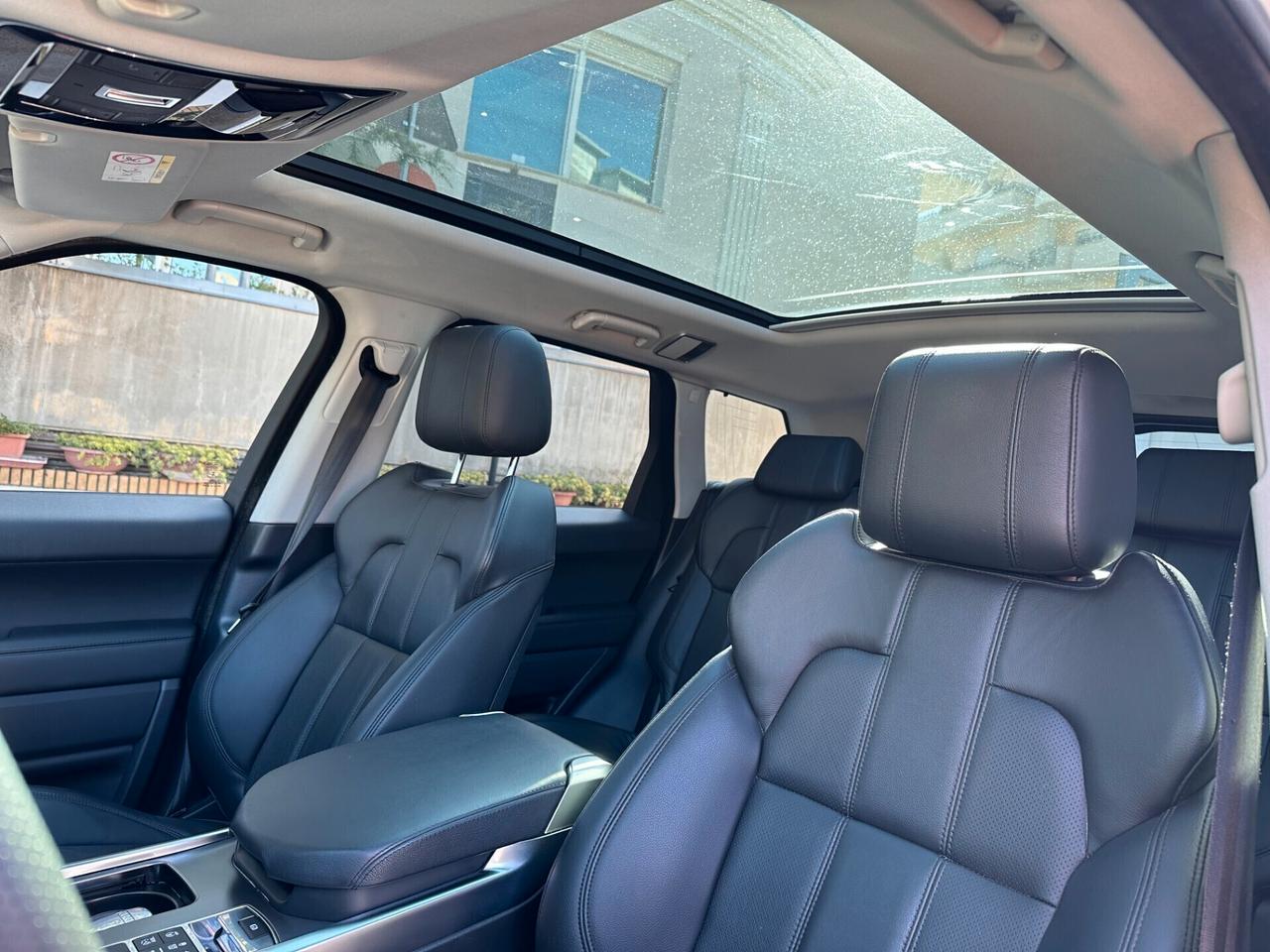 Land Rover Range Rover Sport Range Rover Sport 3.0 TDV6 HSE Dynamic PANORAMA / R22 / AIR SUSPENSION