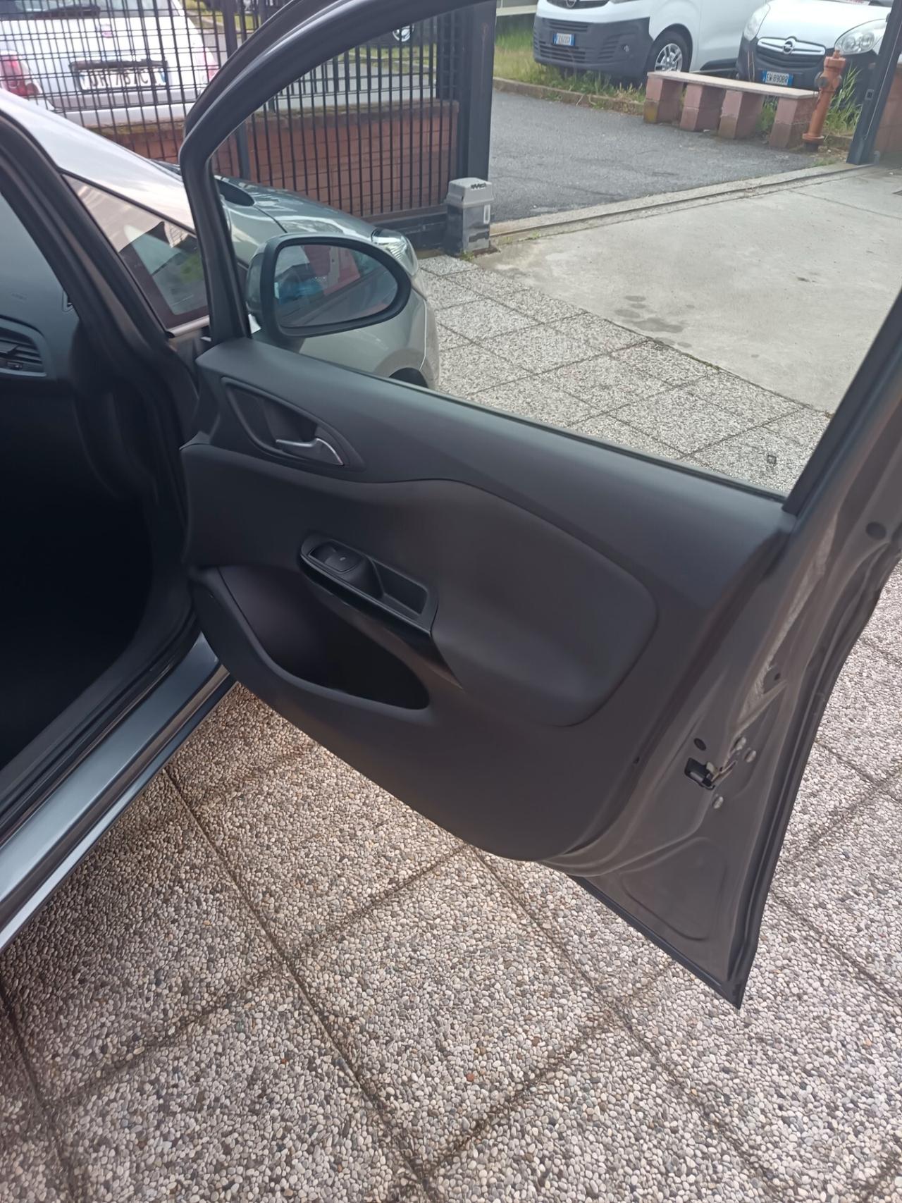 Opel Corsa 1.2 5 porte n-Joy