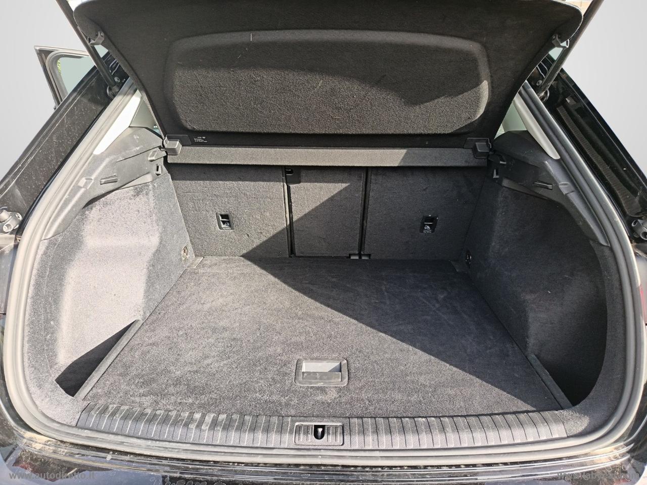 AUDI Q3 35 TDI S tronic Business