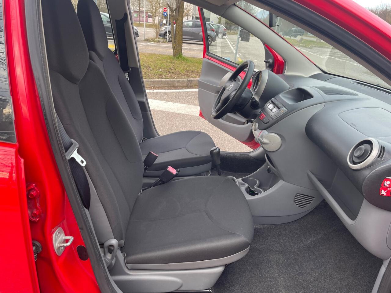 Toyota Aygo 1.0 12V VVT-i 5 porte *Neopatentati*Solo 60000km*