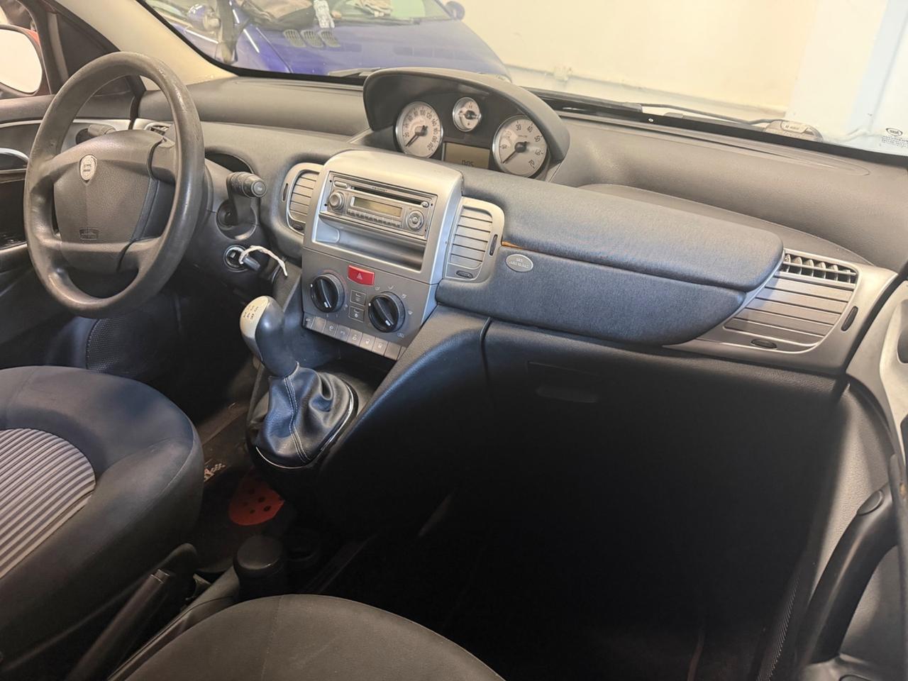 Lancia Ypsilon 1.3 MJT 75 CV Argento