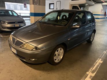 Lancia Ypsilon 1.2 16V Oro