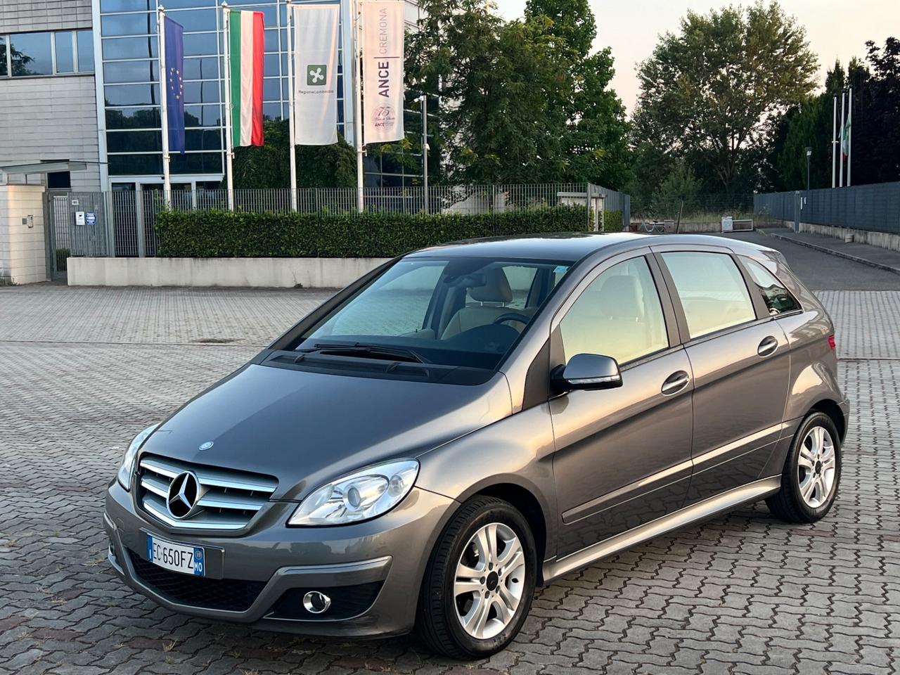 Mercedes-benz B 180 B 180 AUTOMATIC Executive