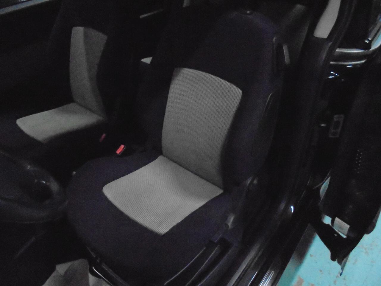 Peugeot 1007 1.4 HDi Sporty