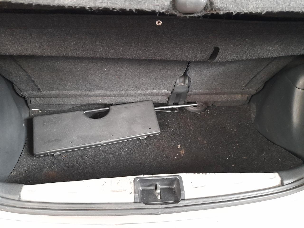 Toyota Yaris 1.0i 16V cat 5 porte Sol '03