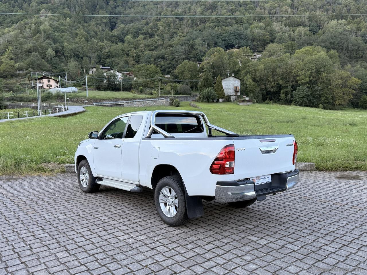 TOYOTA Hilux 2.4 D-4D 4WD 2p. EXTRA CAB CAMERA SENS PARK