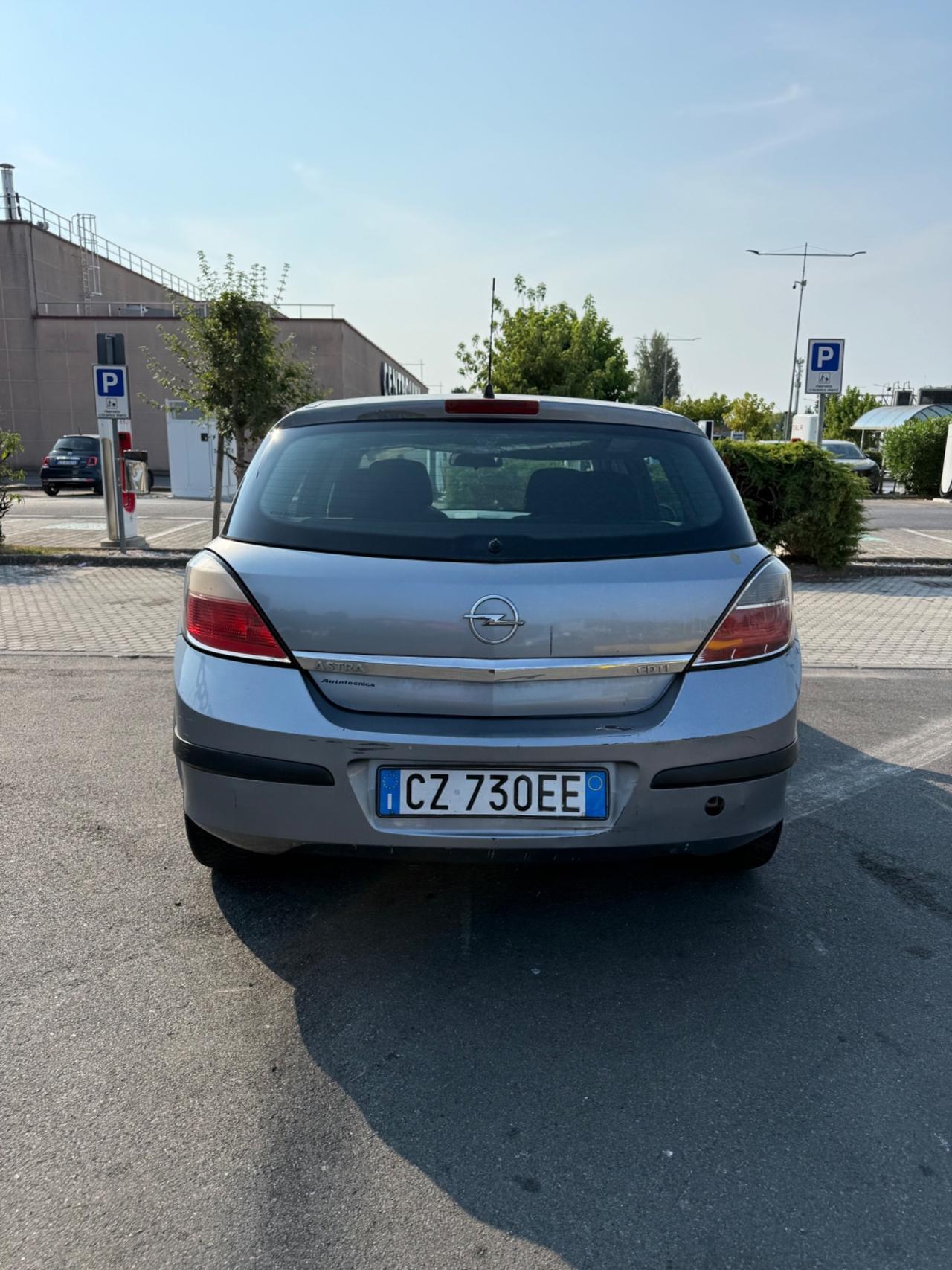 Opel Astra 1.3 CDTI 5 porte Club
