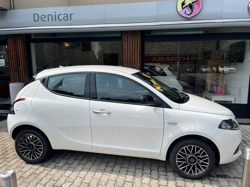 Lancia Ypsilon 1.0 FireFly 5 porte S&S Hybrid Platino