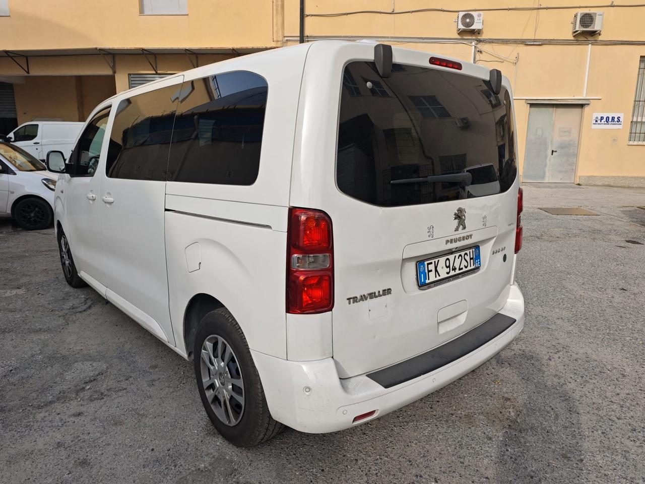 Peugeot Traveler- Pulmino 9 posti-2017