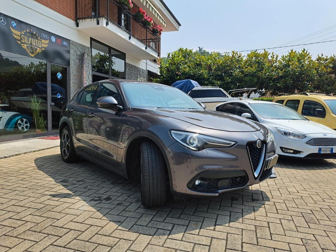 Alfa Romeo Stelvio 2.2 Turbodiesel 150 CV AT8 RWD Super