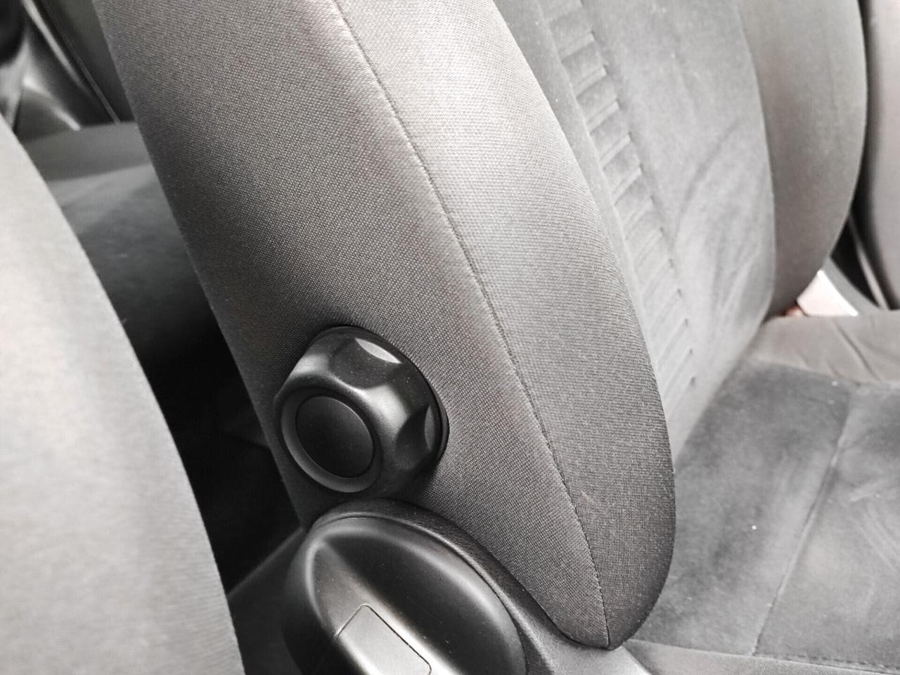 Lancia Ypsilon con 26 Euro 450 km