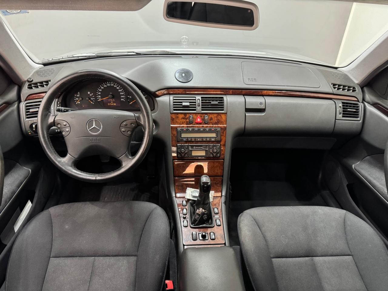 Mercedes-benz E 270 CDI cat Elegance