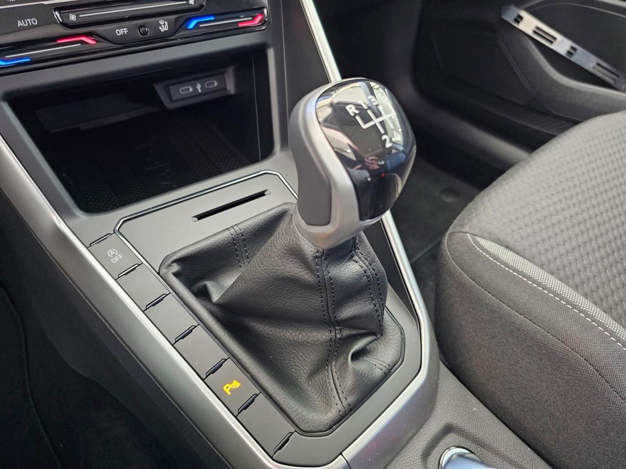 Volkswagen Taigo LIFE C16 Tetto Clima2Zone LED CarPlay Neopatentati