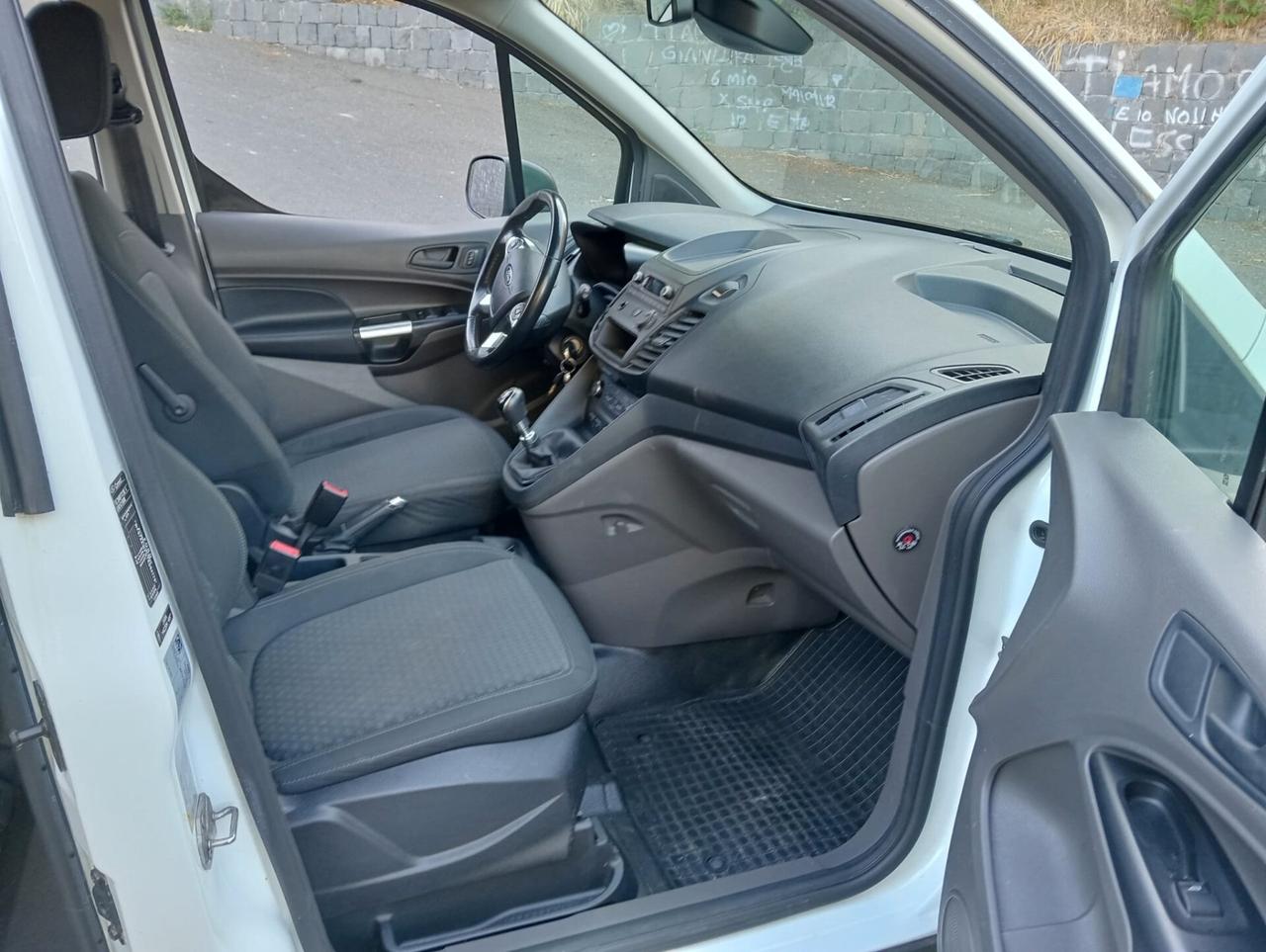 Ford Transit Connect Pianale ribassato con rampa disabili carrozzina