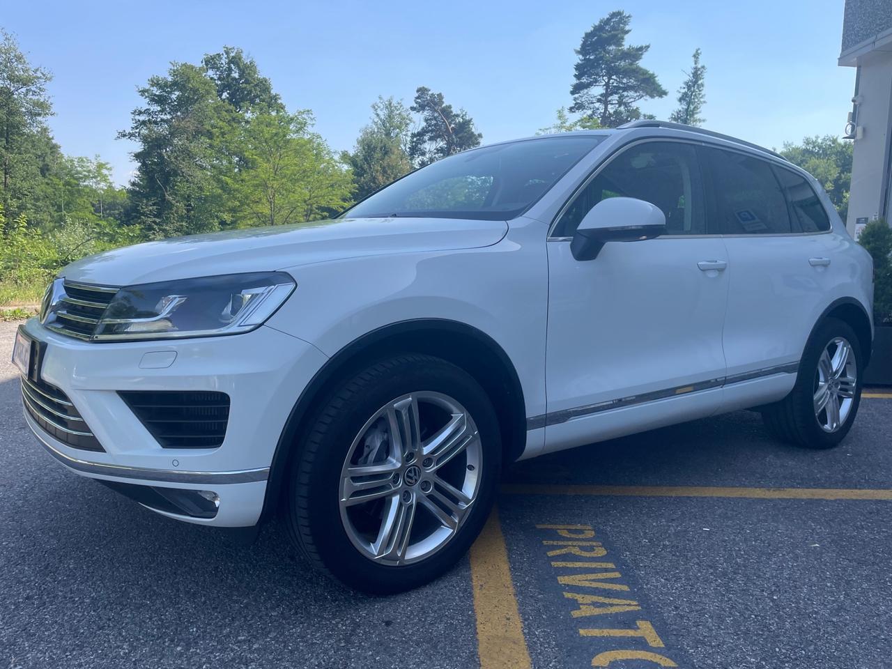 Volkswagen Touareg 3.0 TDI 262 CV *pelle*Automatik*Tetto*Pelle