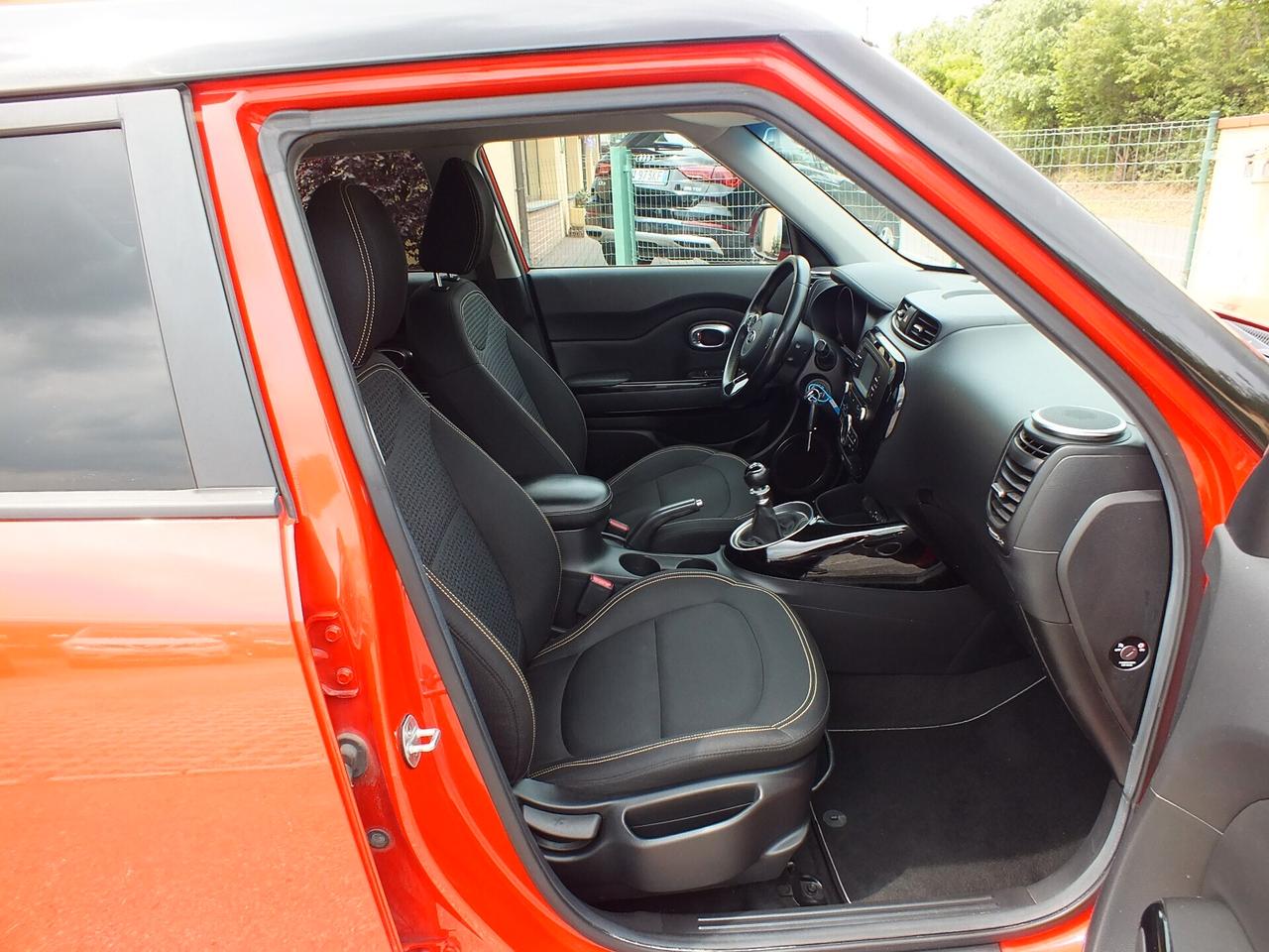 KIA SOUL 1.6 CRDi 136 CV EURO 6-RETROCAMERA-