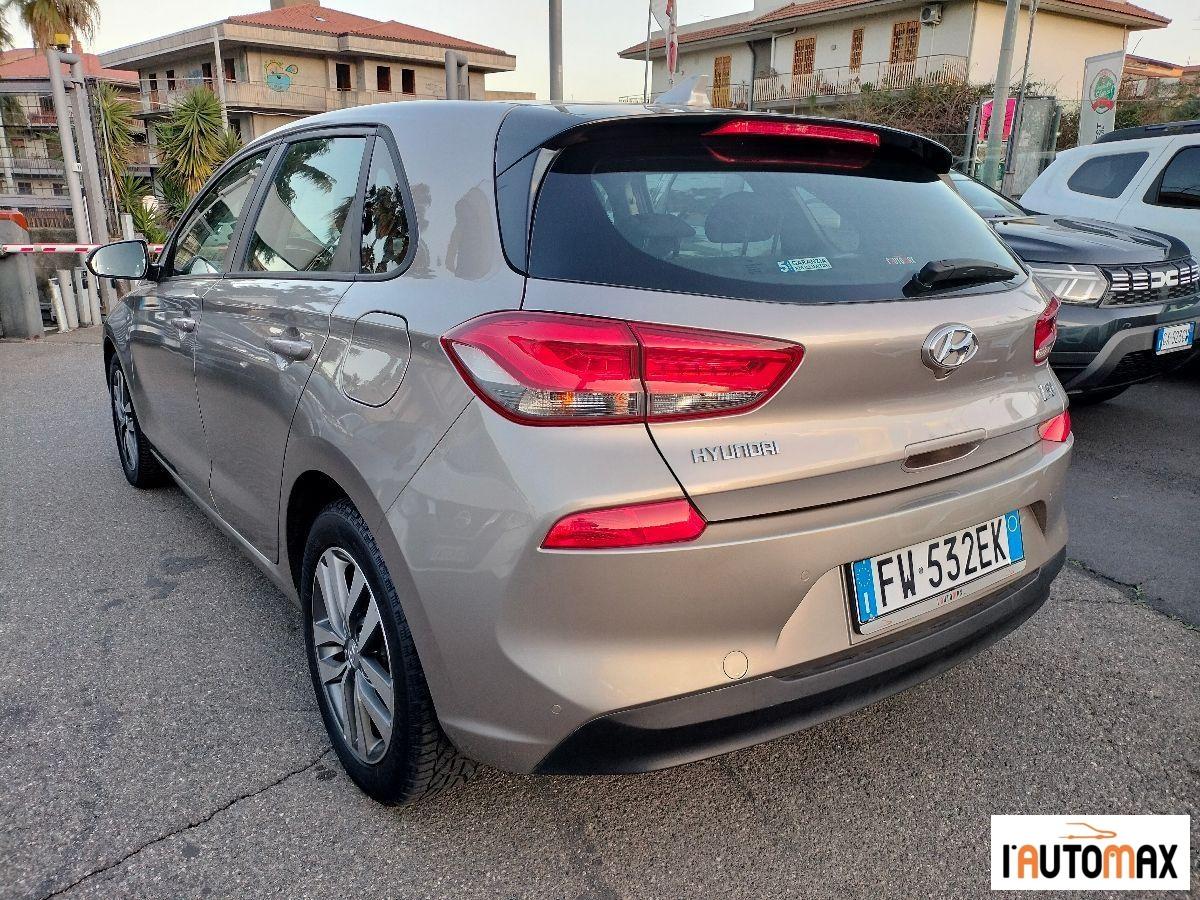 HYUNDAI - i30 1.6 crdi Business 115cv