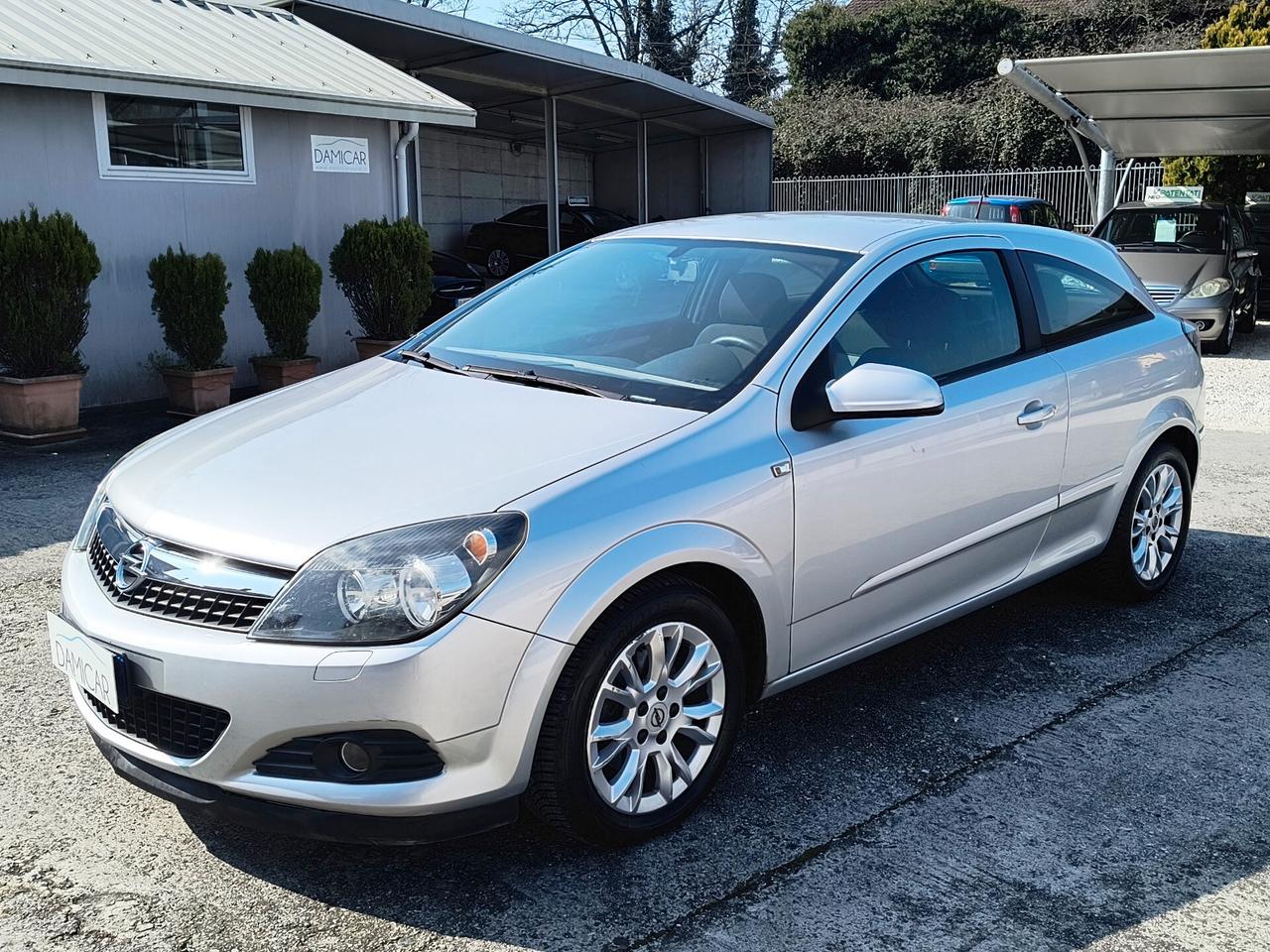 Opel Astra GTC 1.6 115cv BENZINA