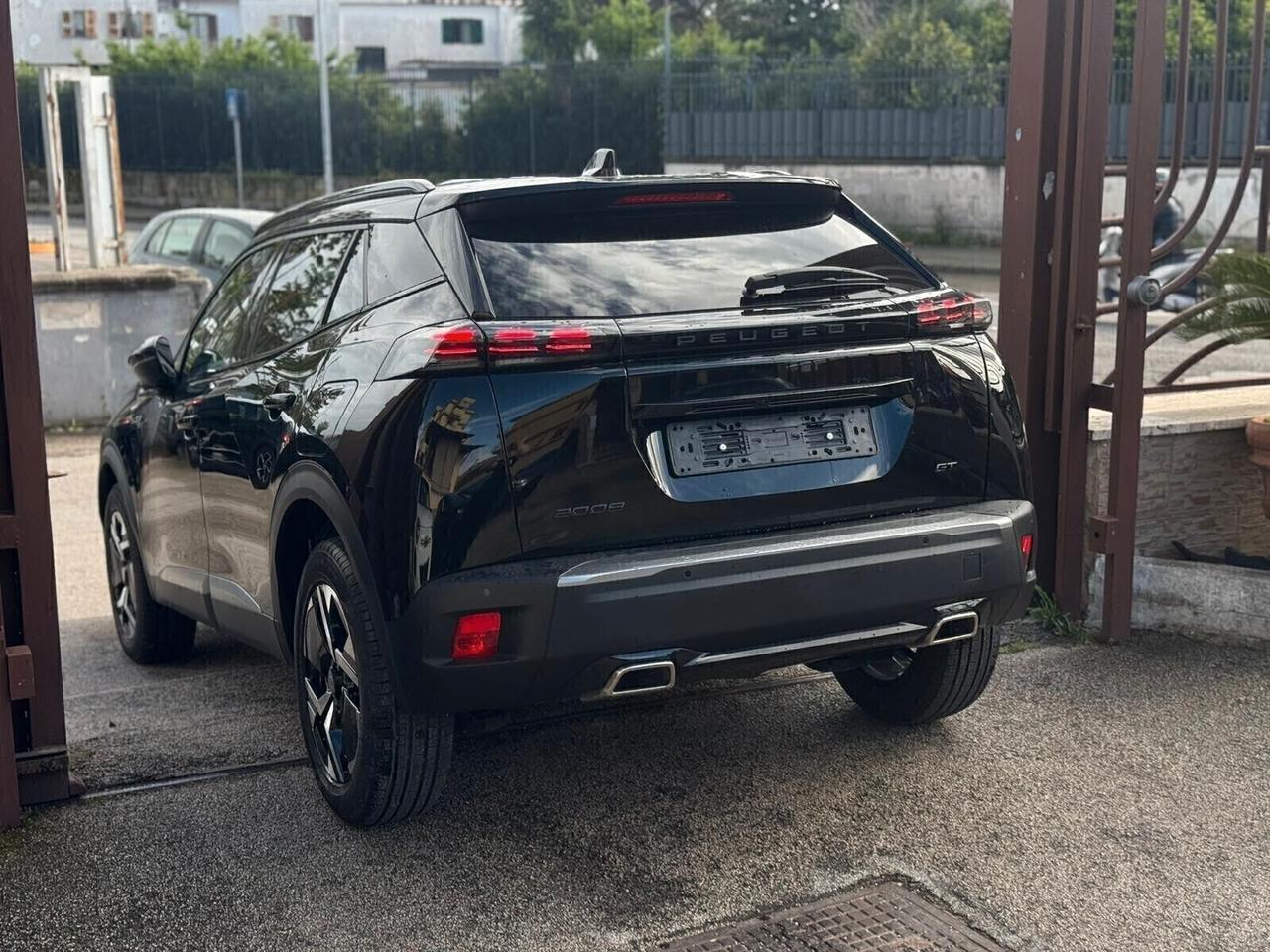 Peugeot 2008 PureTech 130 S&S EAT8 GT