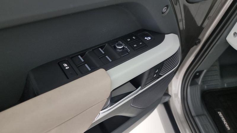 Land Rover Defender 110 3.0D I6 200 CV AWD Auto SE N1 Autocarro