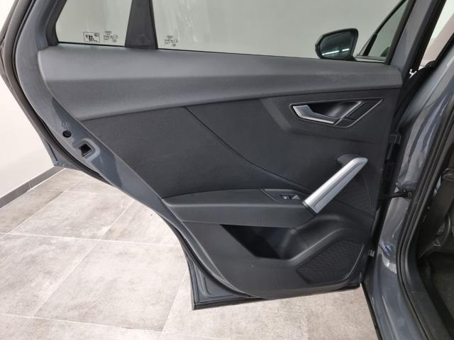 AUDI Q2 35 TFSI S tronic Identity Black