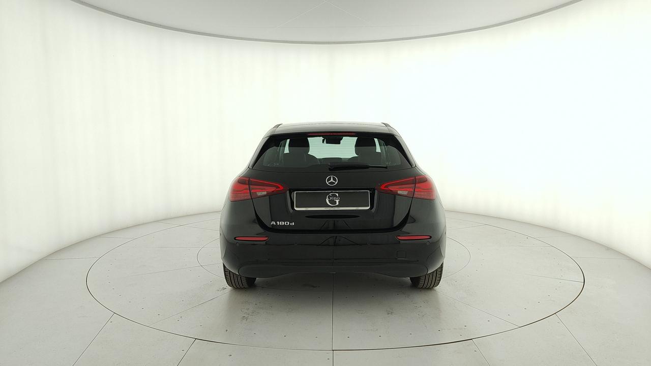Mercedes-Benz A 180 d Advanced auto