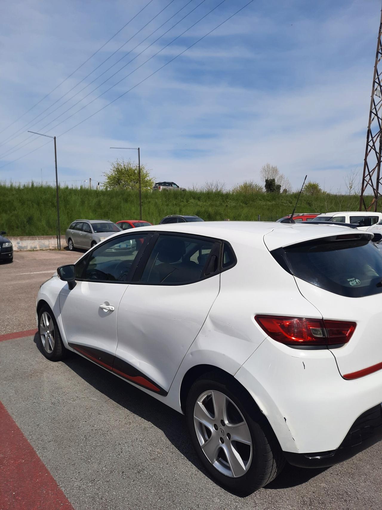 Renault Clio 1.2 75CV 5 porte Live OK NEOPATENTATI