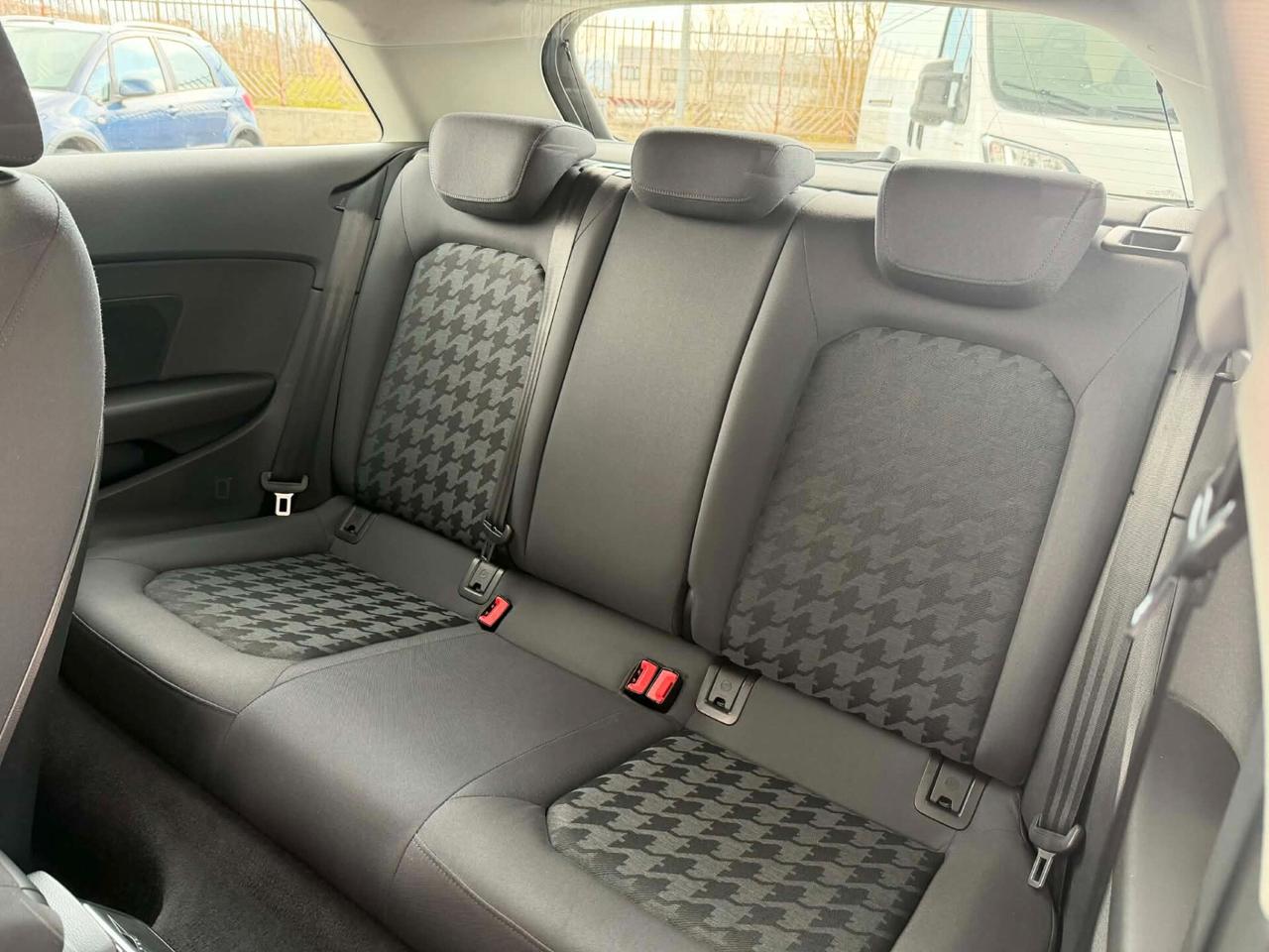 Audi A3 1.6 TDI 110 CV -3 PORTE- LEGGI NOTE