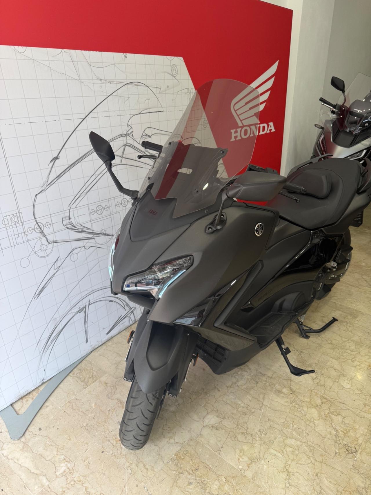 Yamaha T Max 560