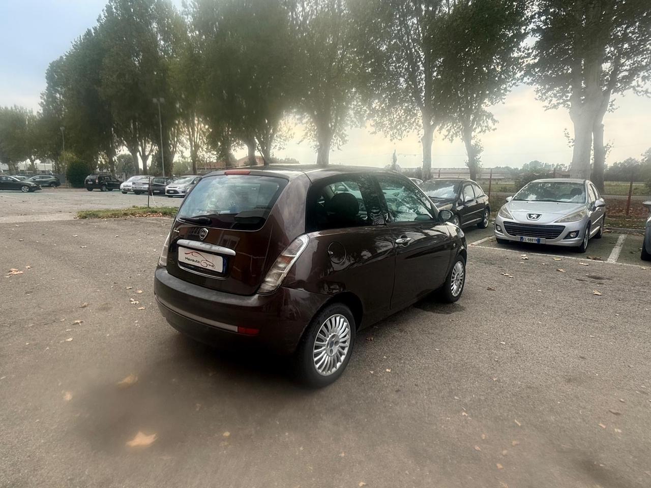 Lancia Ypsilon 1.3 MJT 75 CV Oro