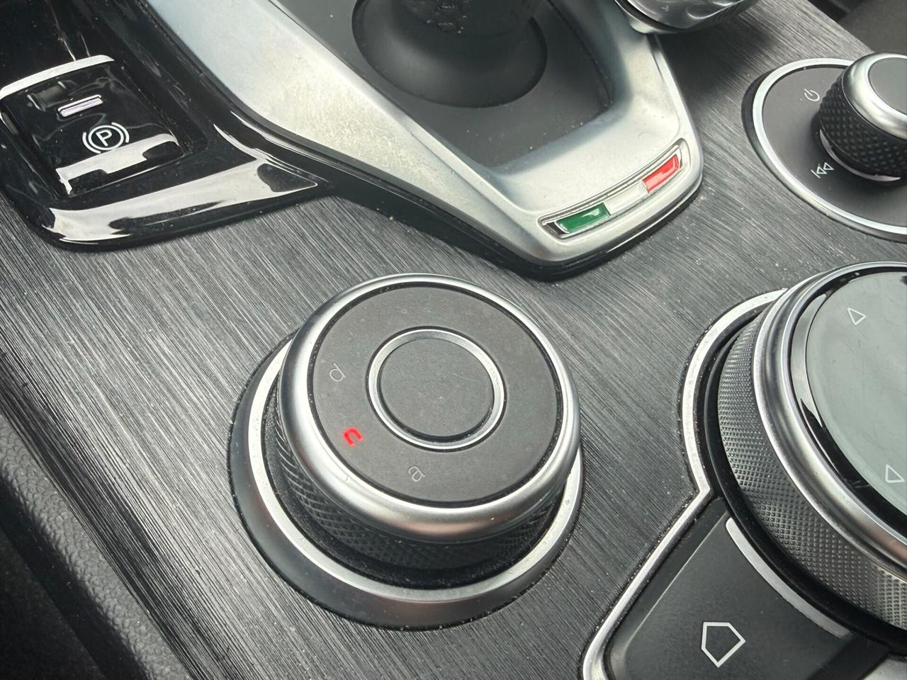 Alfa Romeo Stelvio 2.2 TD 190CV AT8 Q4 Business