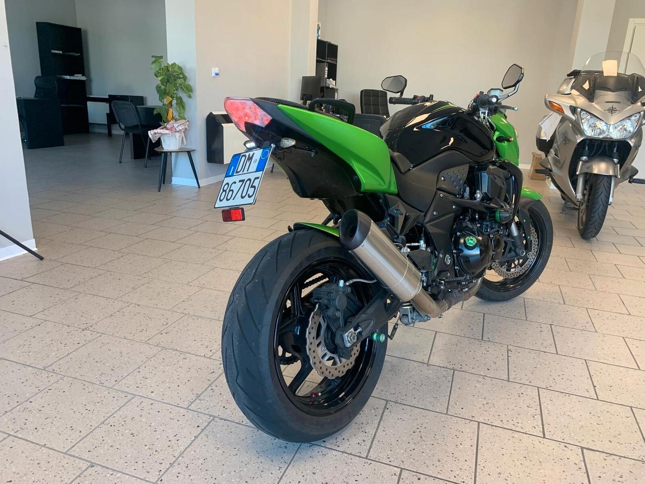 Kawasaki Z-750 "R" Full