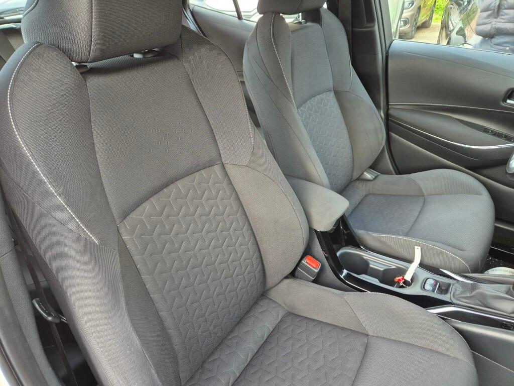 Toyota Corolla 1.8 Hybrid Business