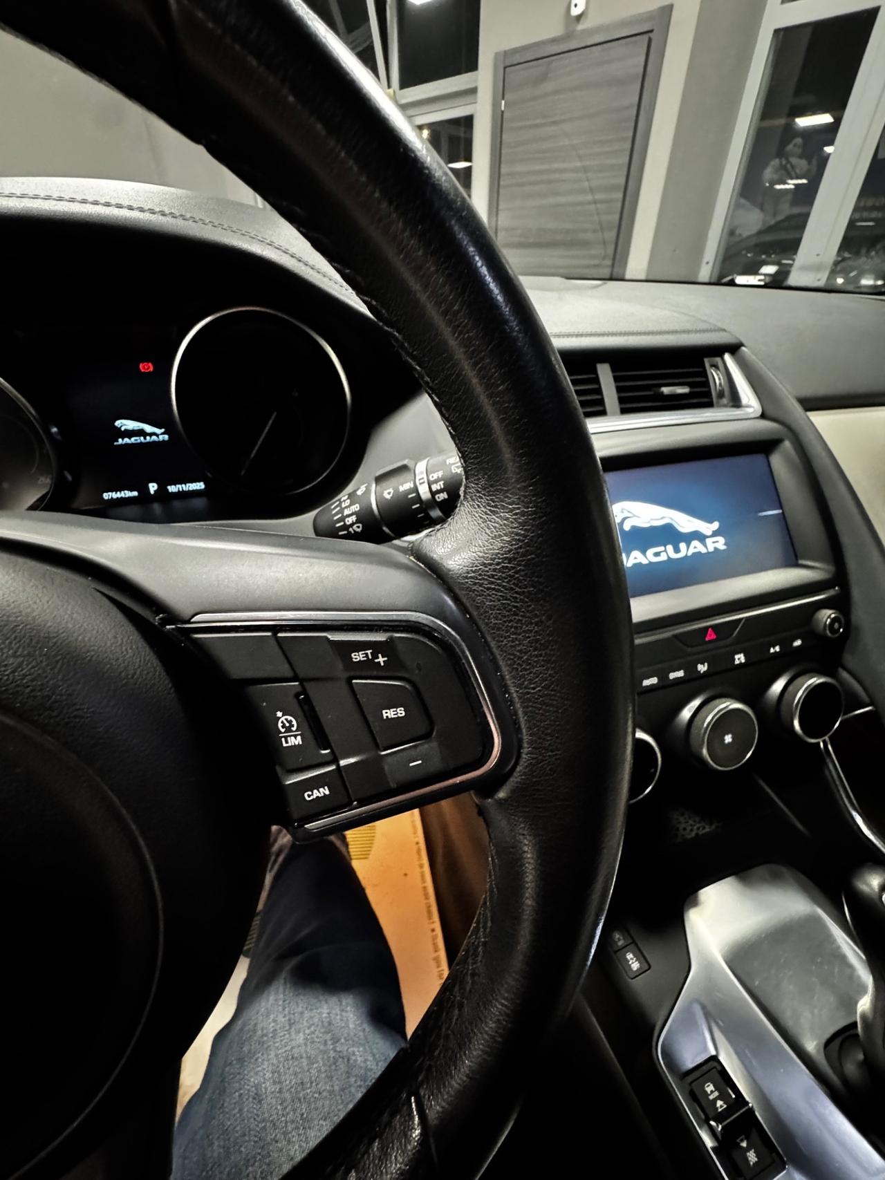 JAGUAR E-PACE 4WD R-DYNAMIC SPORT