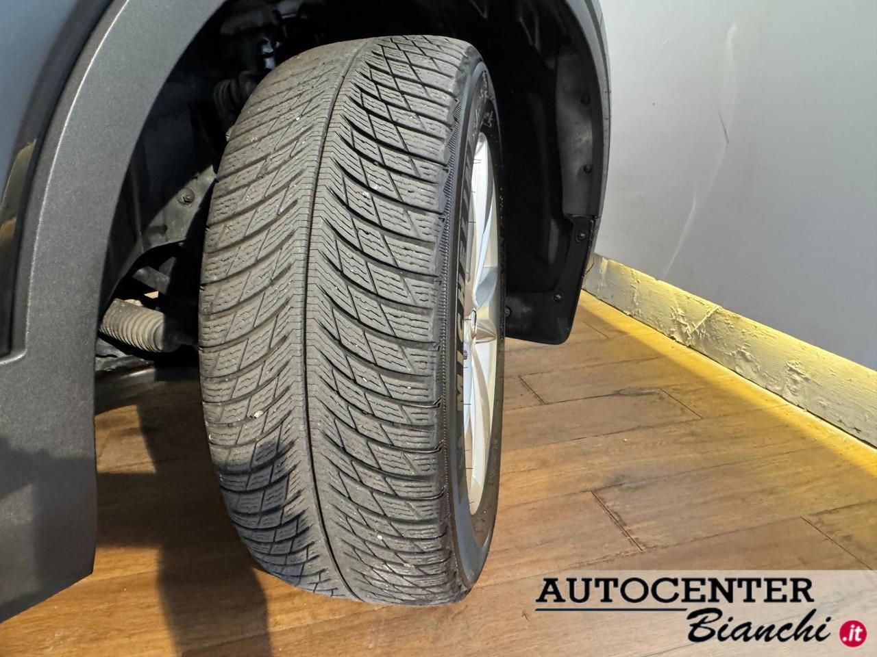 Volvo XC40 2.0 b4 awd Momentum