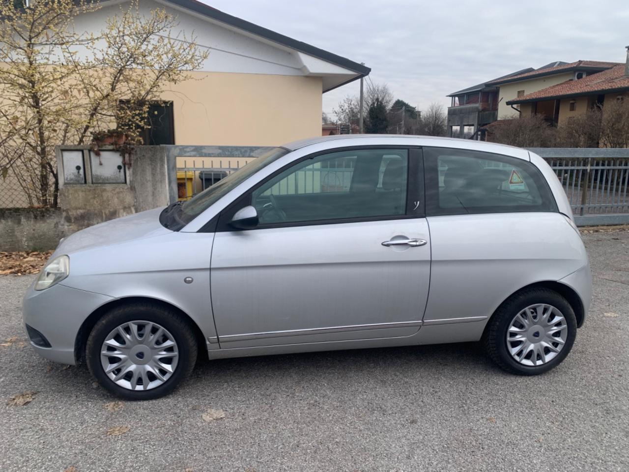 Lancia Ypsilon 1.2 Argento