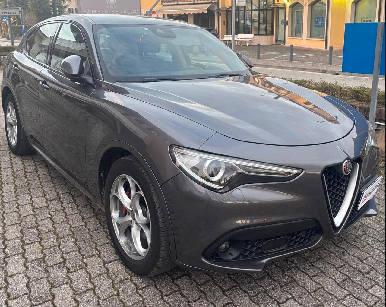 Alfa Romeo Stelvio 2.2 Turbodiesel 160 CV AT8 RWD Business