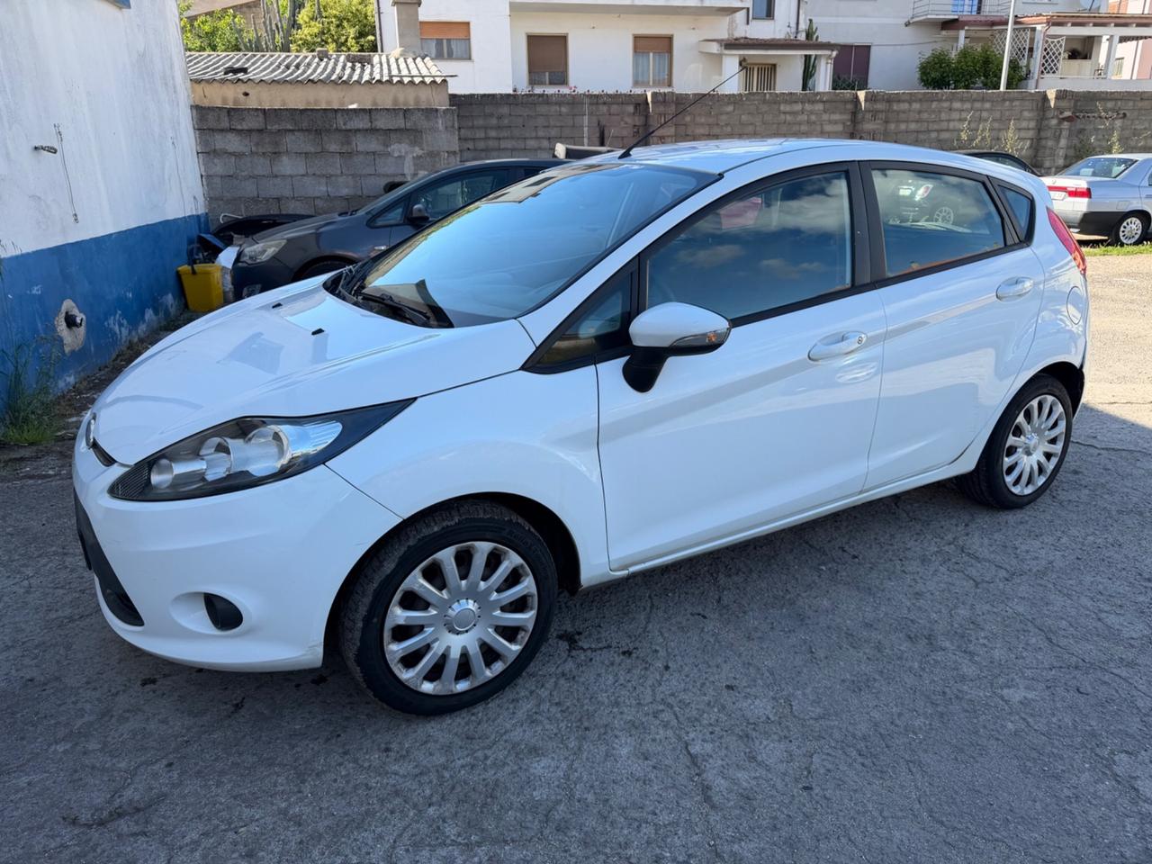 Ford Fiesta 1.4 TDCi 5p. Titanium distrib nuova frizione nuova