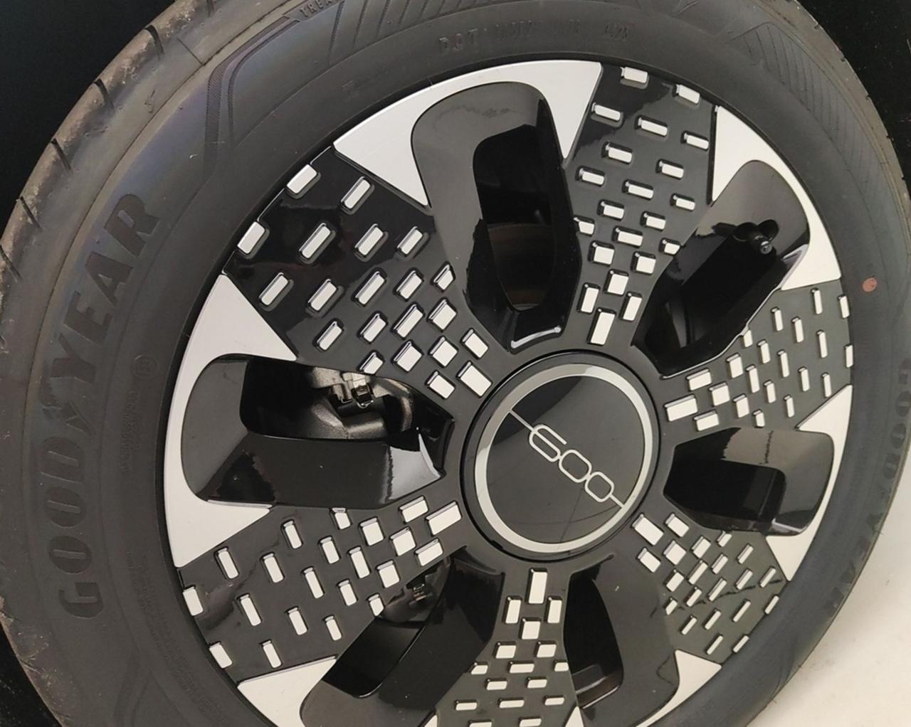 FIAT 600 IV 2023 1.2 MHEV 110CV DCT LA PRIMA