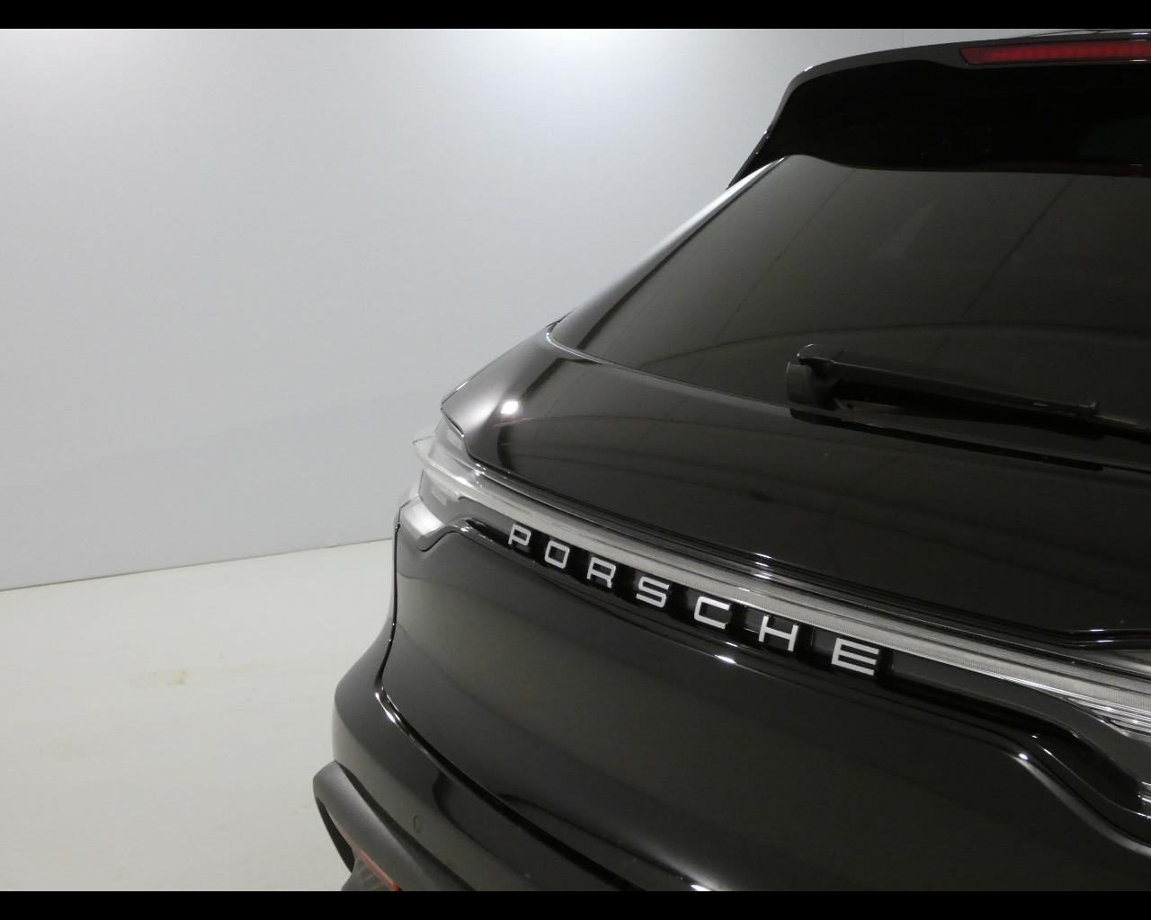 PORSCHE Macan - 2.0