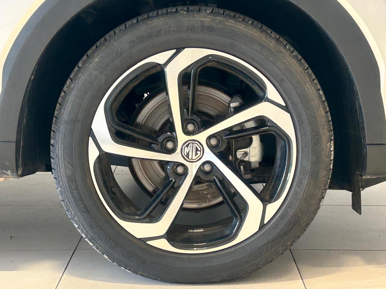 MG HS 1.5T-GDI AT Luxury