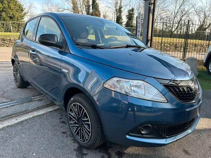 Lancia Ypsilon 1.0 FireFly 5 porte S&S Hybrid Silver Plus