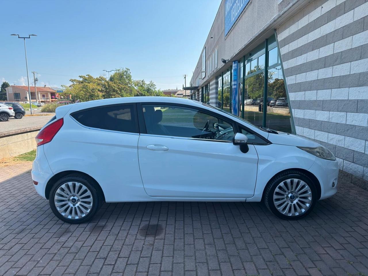 Ford Fiesta 1.2 82CV 3 porte Titanium