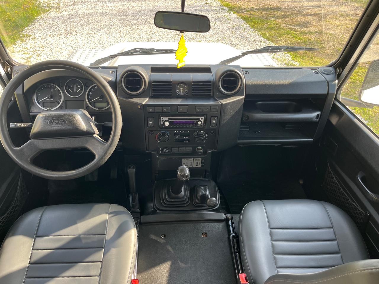 Land Rover Defender 110 2.4 TD4 Hard Top SE