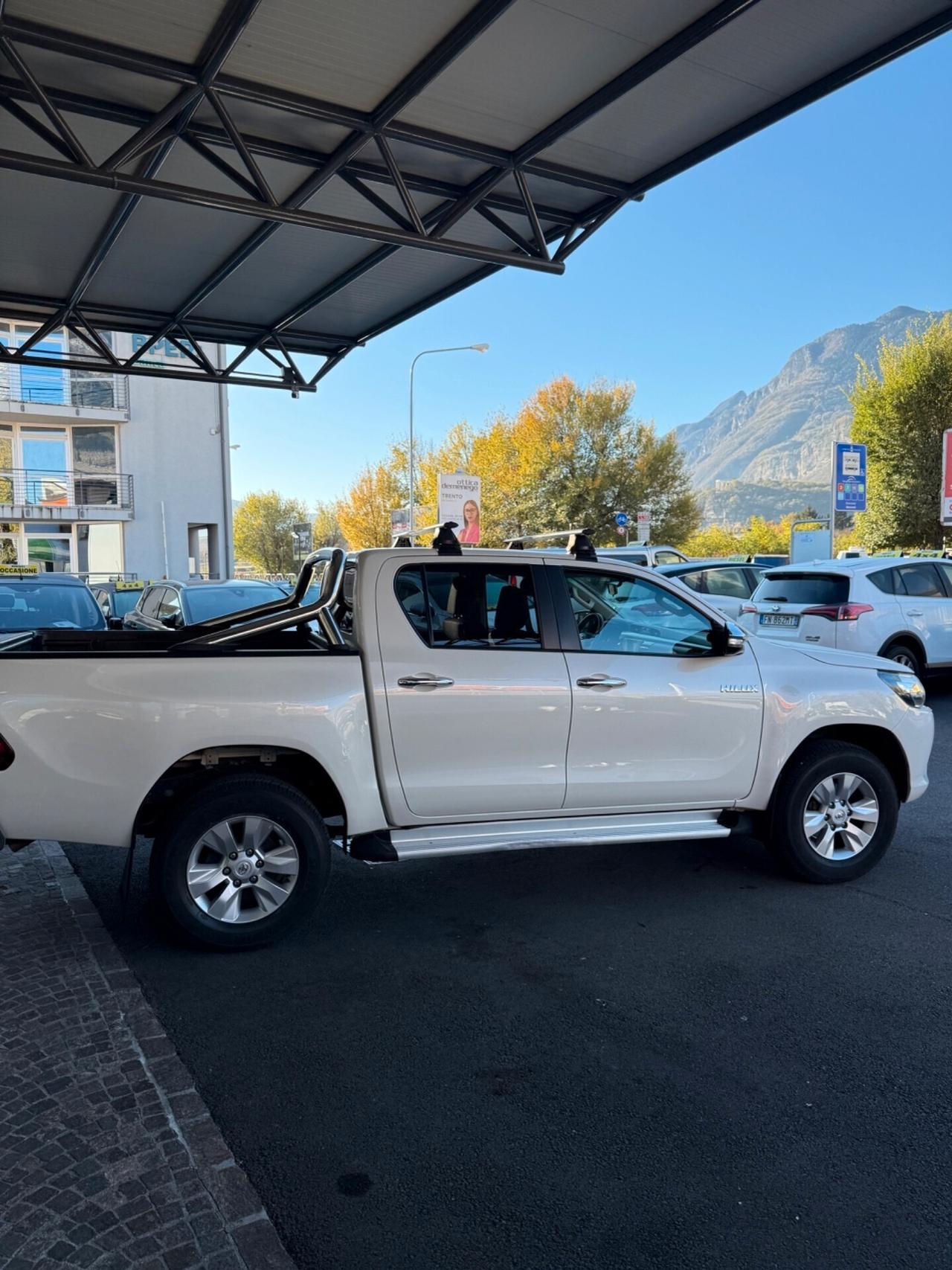 Toyota Hilux 2.4 4WD Double Cab Comf IVA ESPOSTA