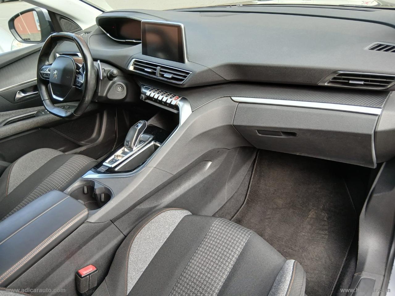 PEUGEOT 3008 BlueHDi 130 S&S EAT8 Business