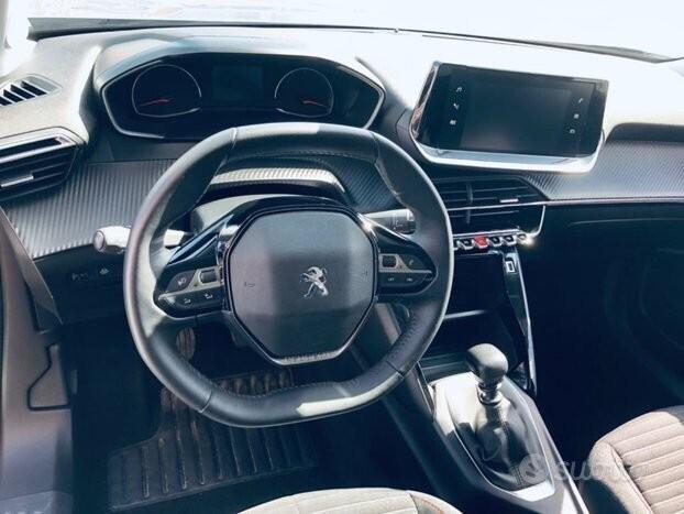 Peugeot 2008 1.2 100 cv S&S 33MILA KM