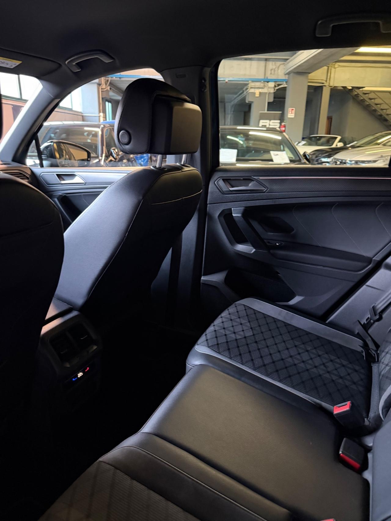 Volkswagen TIGUAN 2.0 TDI RLINE IQ MATRIX KMCERTIF