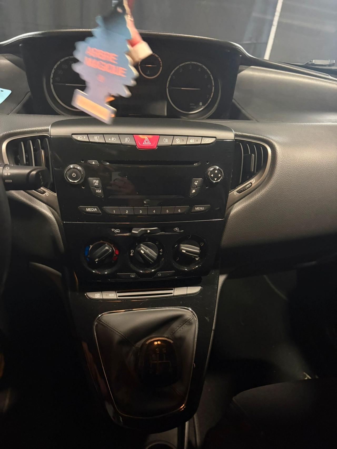 LANCIA YPSILON DEL 2012 900 BENZINA 30.000 KM